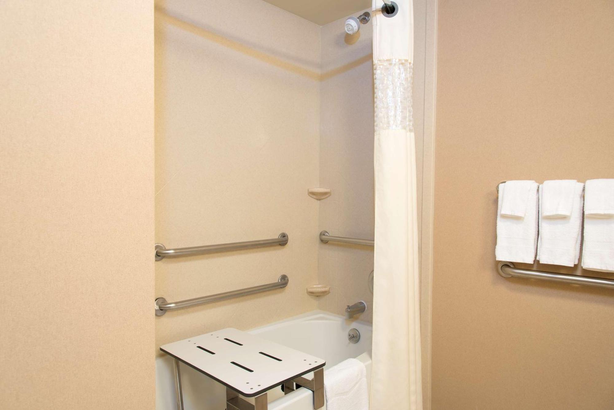 Hampton Inn & Suites Bloomington-Normal Εξωτερικό φωτογραφία